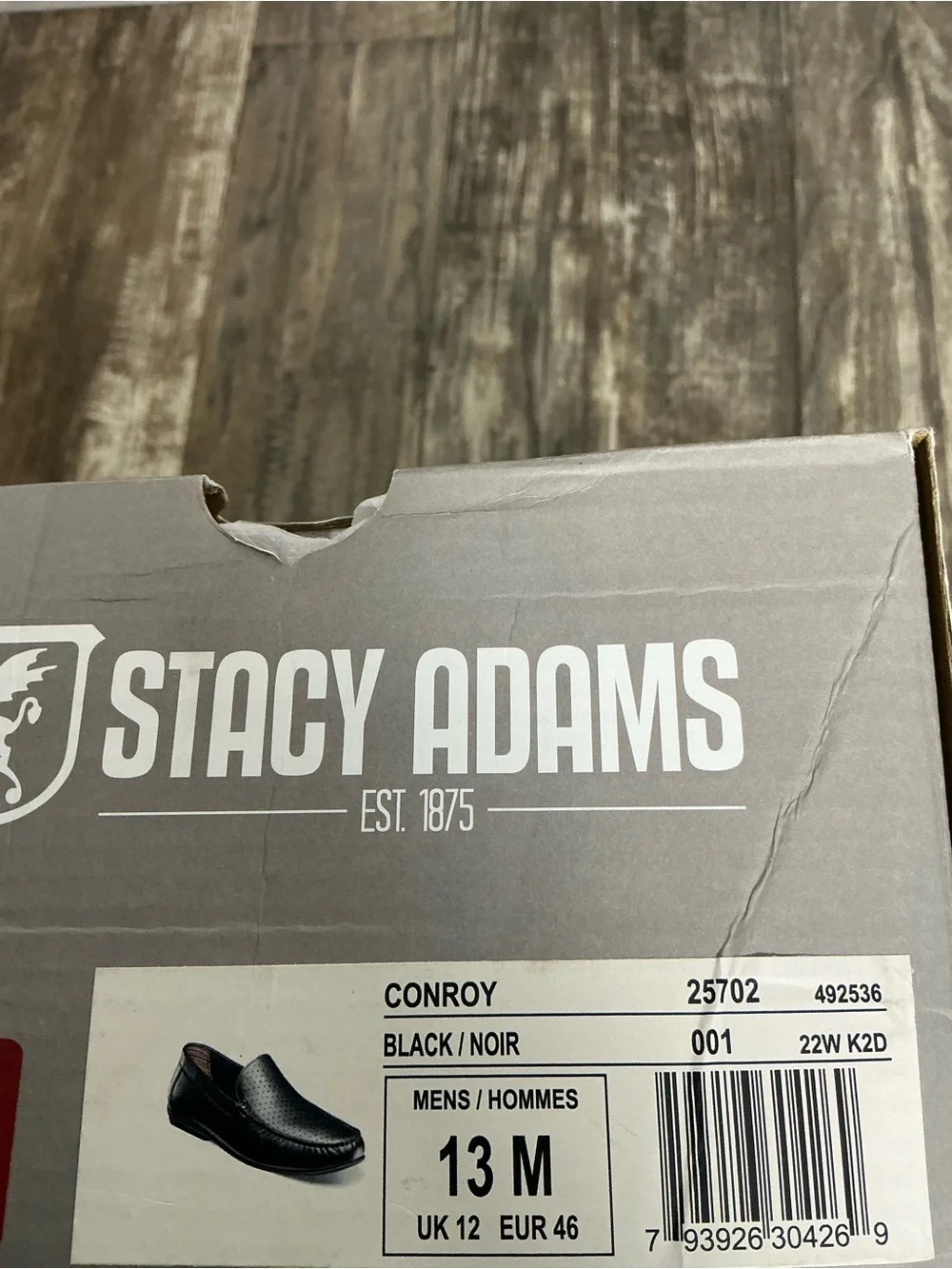 Stacy Adams sleek perforated